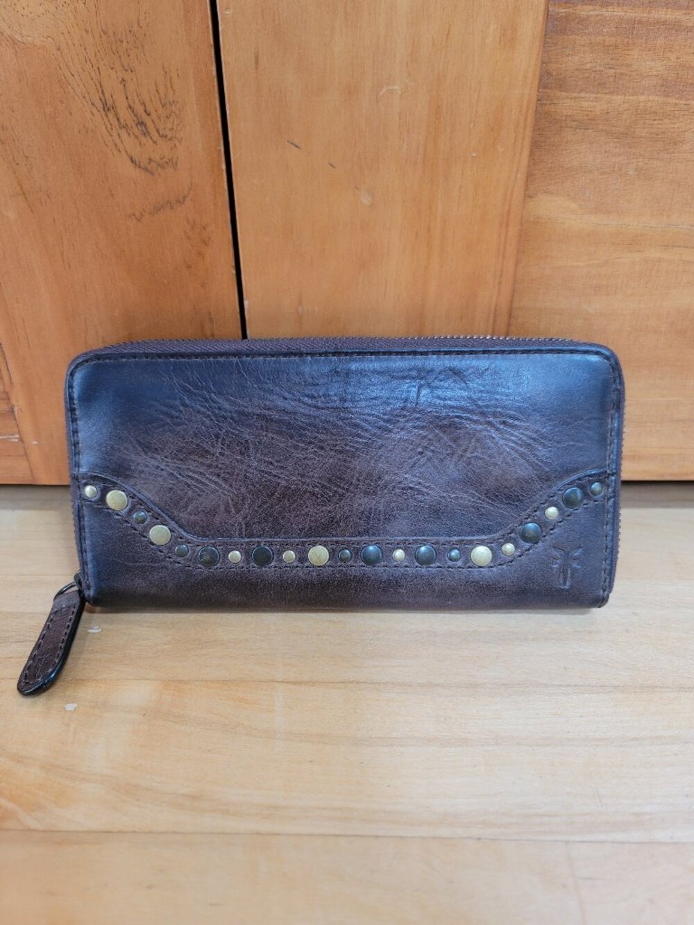 Frye Melissa Leather Studded Large Wallet Brown Zip Around Western